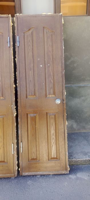 Срочно Предаётся  двери 100000 сум