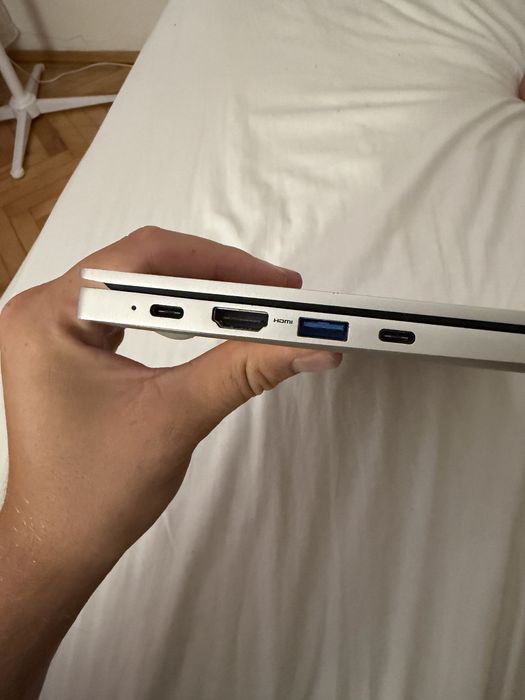 Laptop Samsung Galaxy Book 750XDA