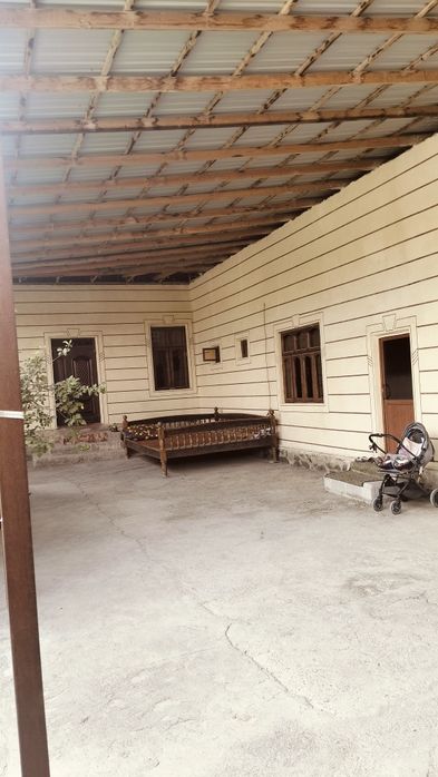 Hovli sotiladi Umid stadion oxirida