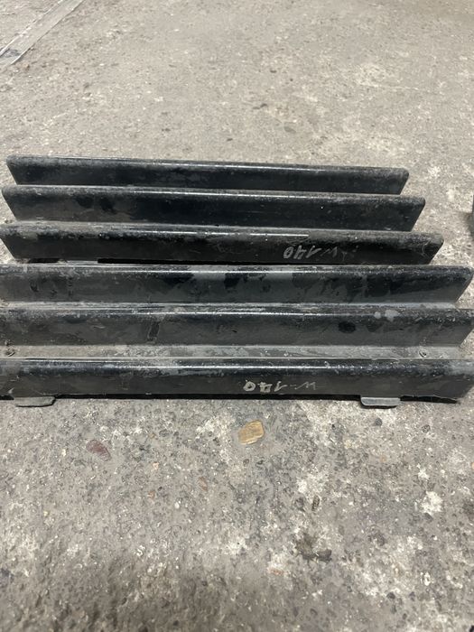 Заглушка баммера мерседес