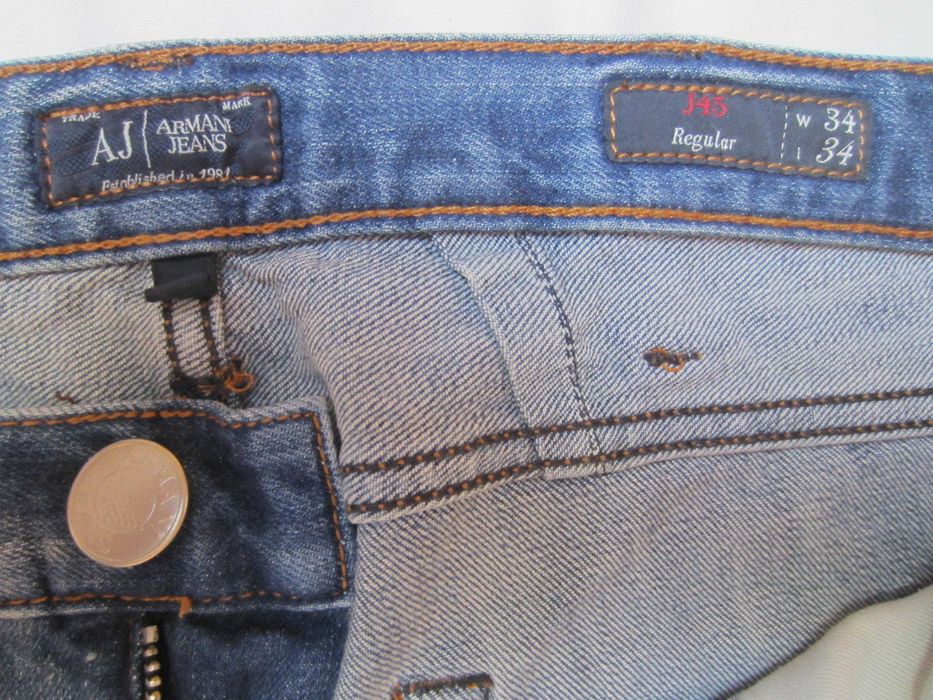 Blugi Armani W34 L34,Talie=82cm,Lung=104cm,drepti, stare f.buna