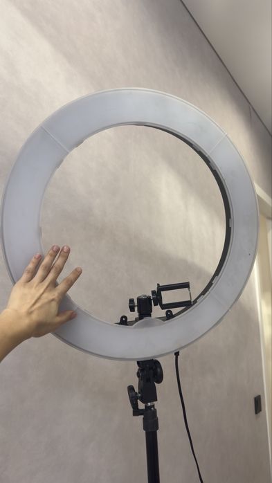 Продам кольцевую лампу