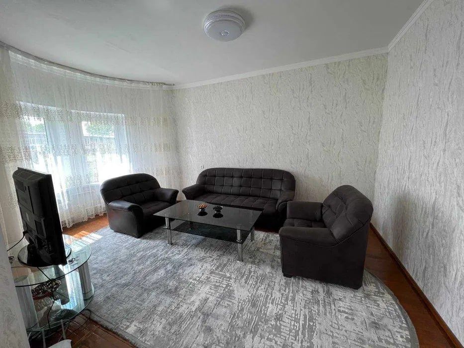 Срочно продается квартира Юнус обад