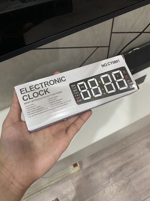 Часы электронные НОВЫЕ