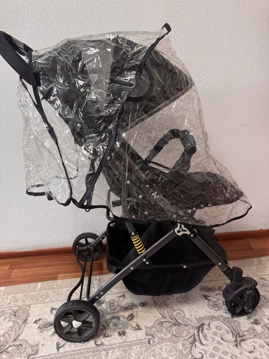 Коляска в хорошем состояний