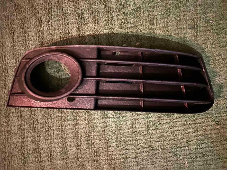 решетка лява и дясна предна броня Audi A4 мод 2007-2011 г. #045S #046S