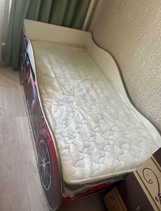 Продам детскую кроватку для мальчика