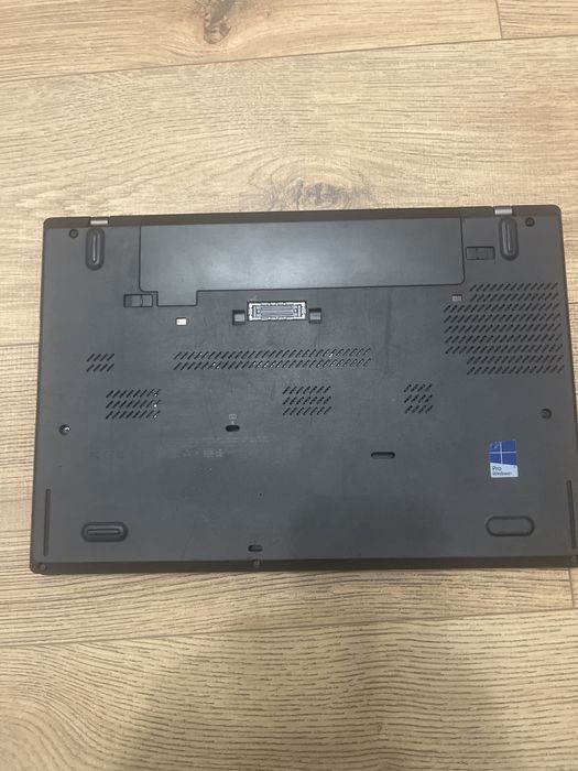 Laptop Lenovo ThinkPad T460 i5 6200U / SSD 256 GB/ 8 GB RAM