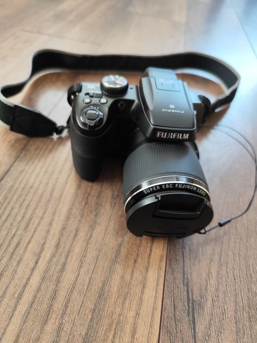 Fujifilm FinePix S8200 – 40× оптичен Zoom | 16 MP | Full HD | 16 GB