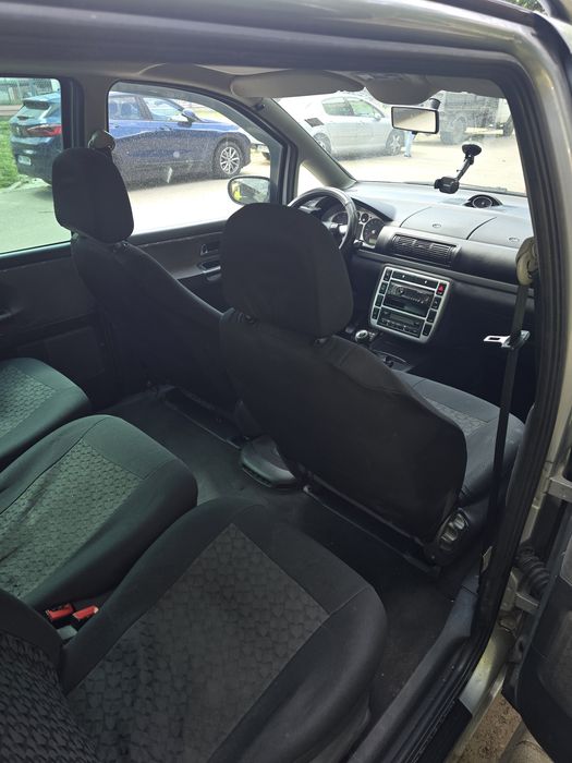 De vinzare ford galaxy 2004