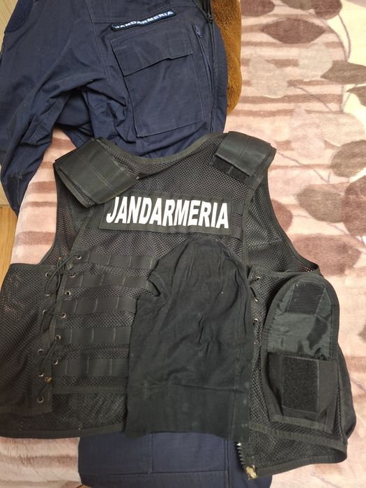 combinezon,vestă,sac port mască,toc pistol
