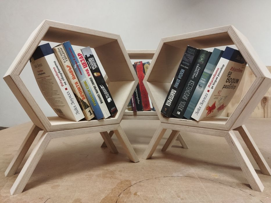 Библиотека,етежерка,маса ,нощно шкафче