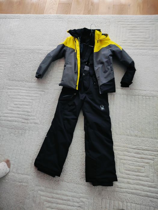 Vând costum ski 10 ani