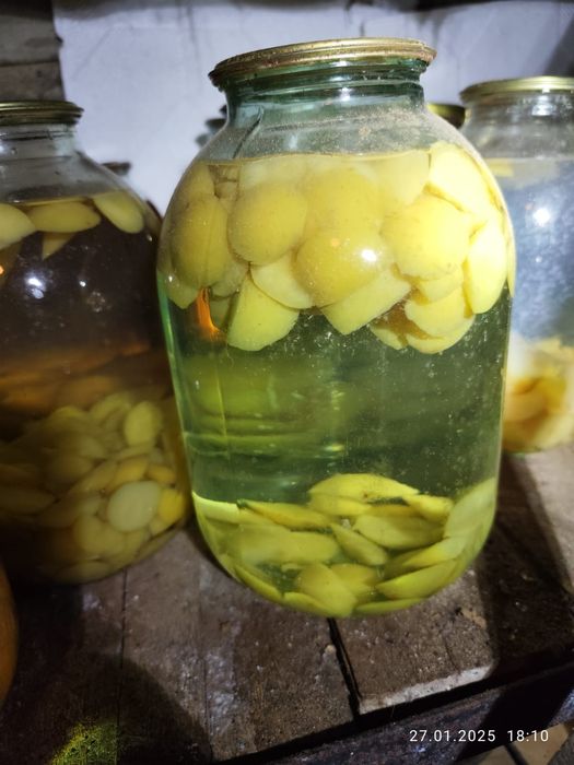 Домашнее варенье, компоты.