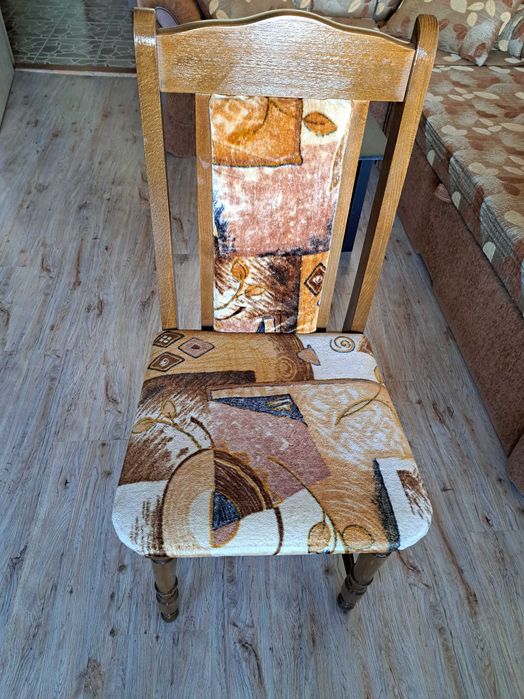 Трапезни столове