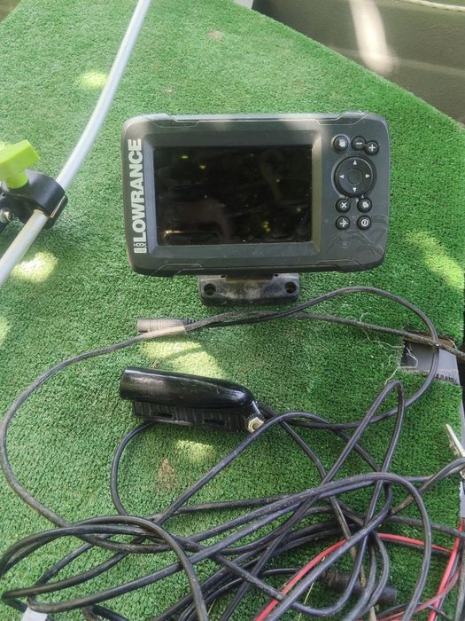 Vând sonar lowrance hook2 5x