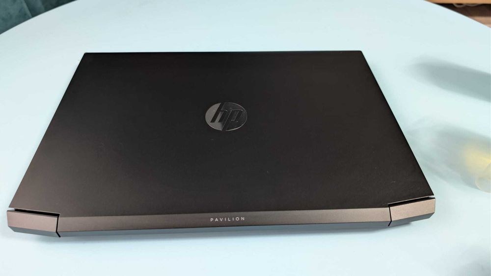 Vând laptop HP Pavilion Gaming de 15.6