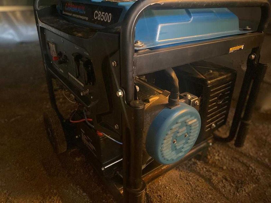 Продам бензиновую электростанцию