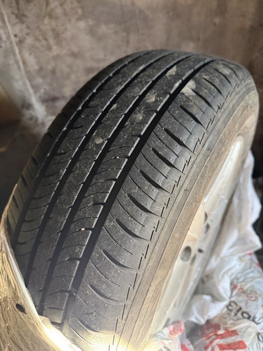 Летняя резина с дисками.