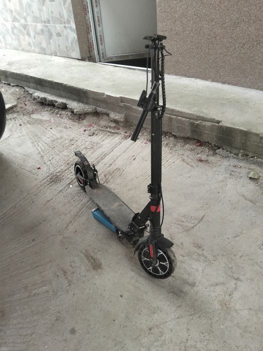 Vând 3 trotinete electrice  de piese