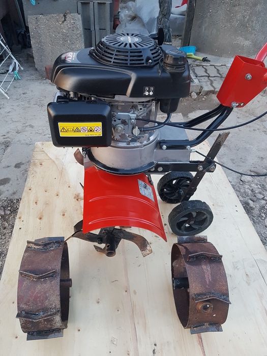 Vând motosapă Honda