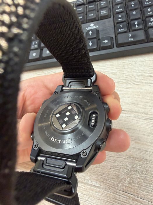 Продам часы Garmin Fenix 8