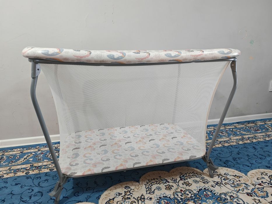 Манеж кровать в отличном состоянии