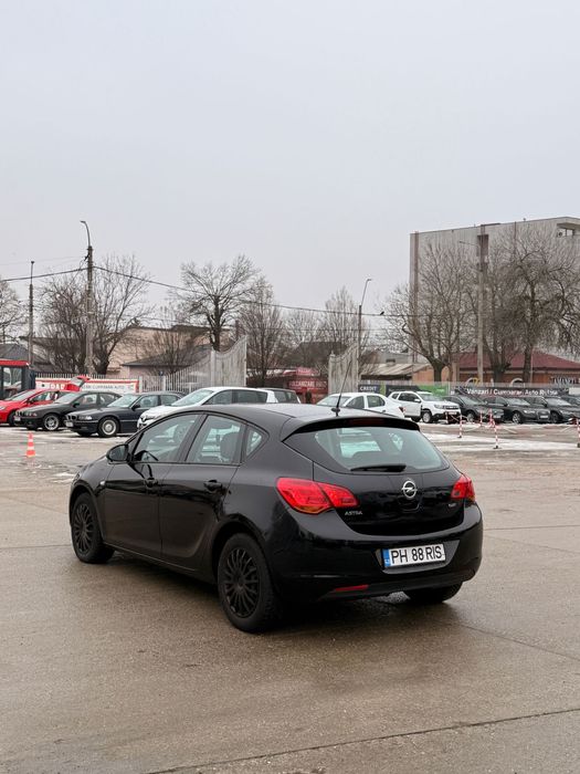 Opel astra/euro 5/diesel/stare buna/intretinuta.