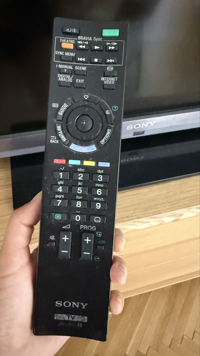 Sony BRAVIA 46 инча с въртяща стойка и дистанционно