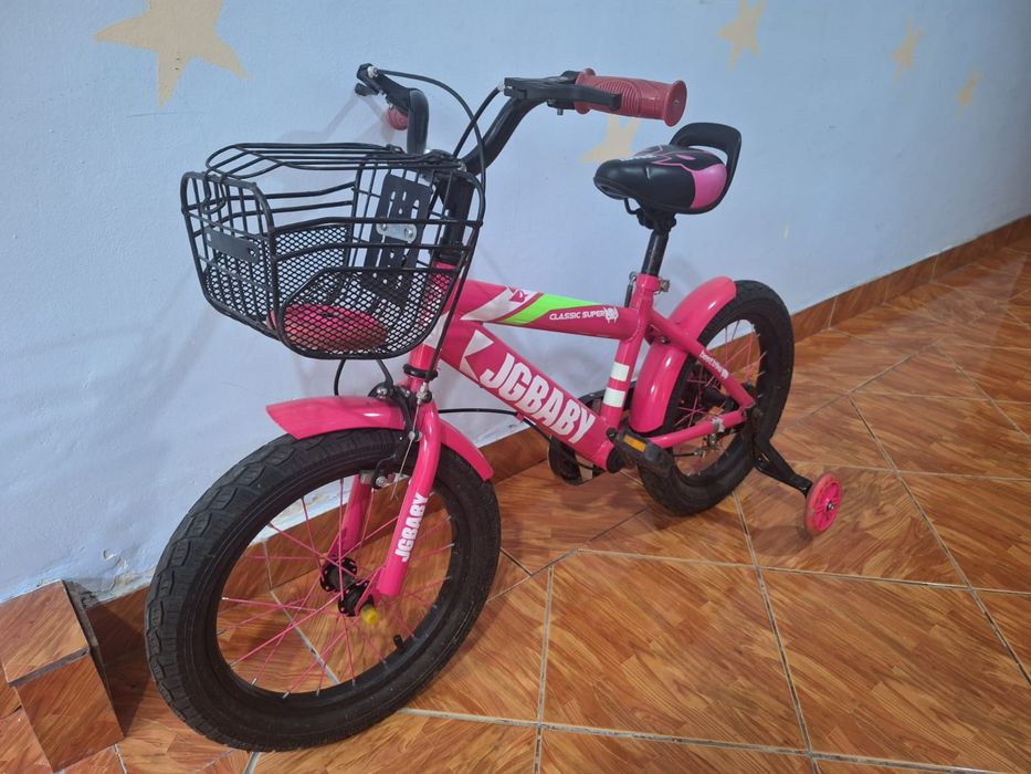 Vând bicicletă fete