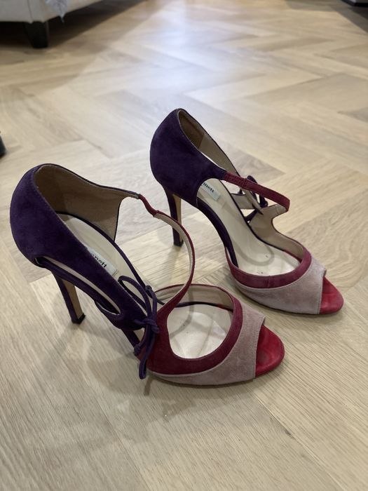 Обувь б/у, все по 3000 тенге