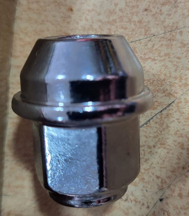 Vând set 20 piulițe prezoane