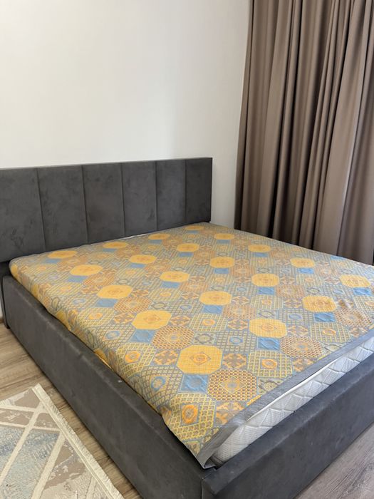 Продам кровать с матрасом