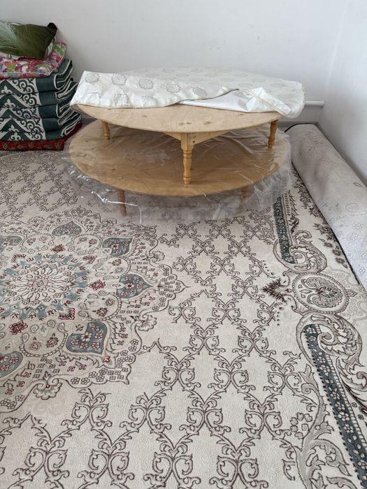 Круглый стол сатылады.