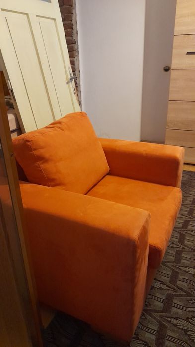 Разтегателен диван с два фотйола, неизползвани