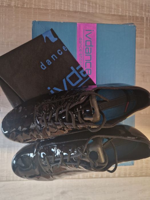 Обувки за спортни танци