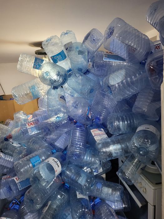 Баклашки 5 литровые. Чистые.