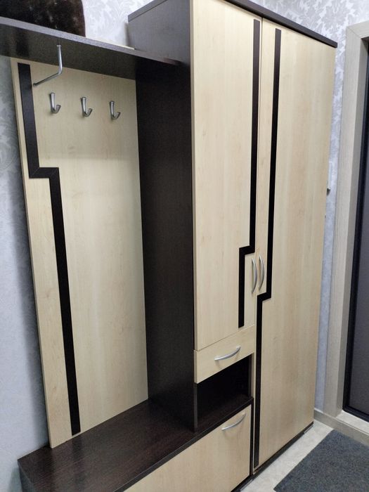 Продаю мебель -прихожую