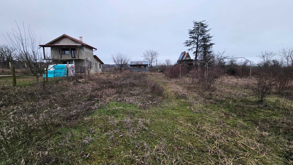 571-Продава се дворно място в местността "Обзор"!