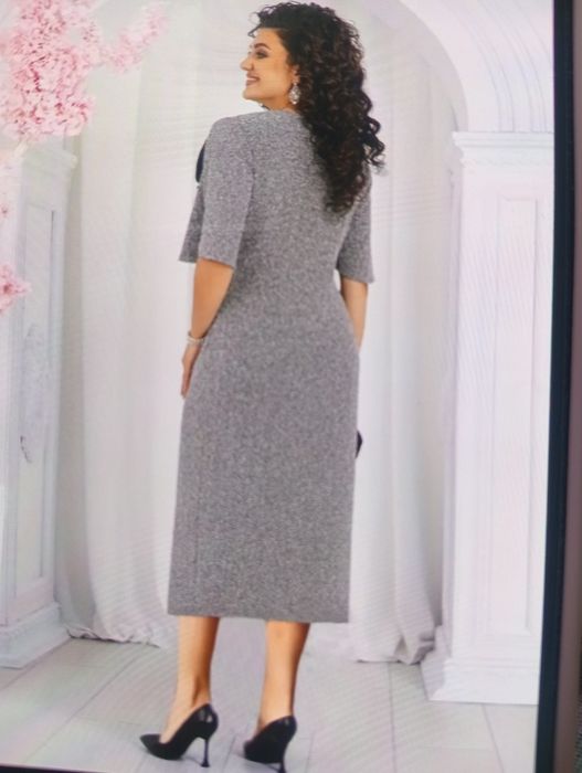 "Продам платье."