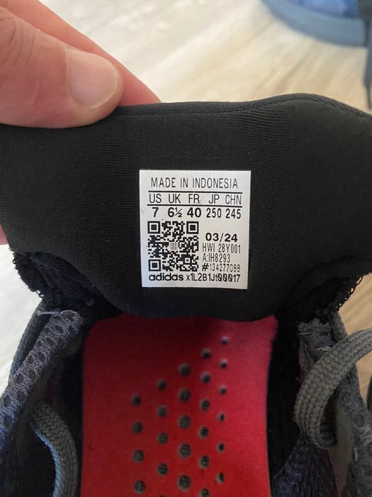 Маратонки Адидас 40 номер uk 6 1/2