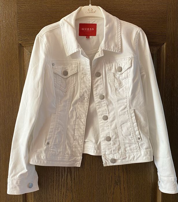 Джинсовая куртка белая