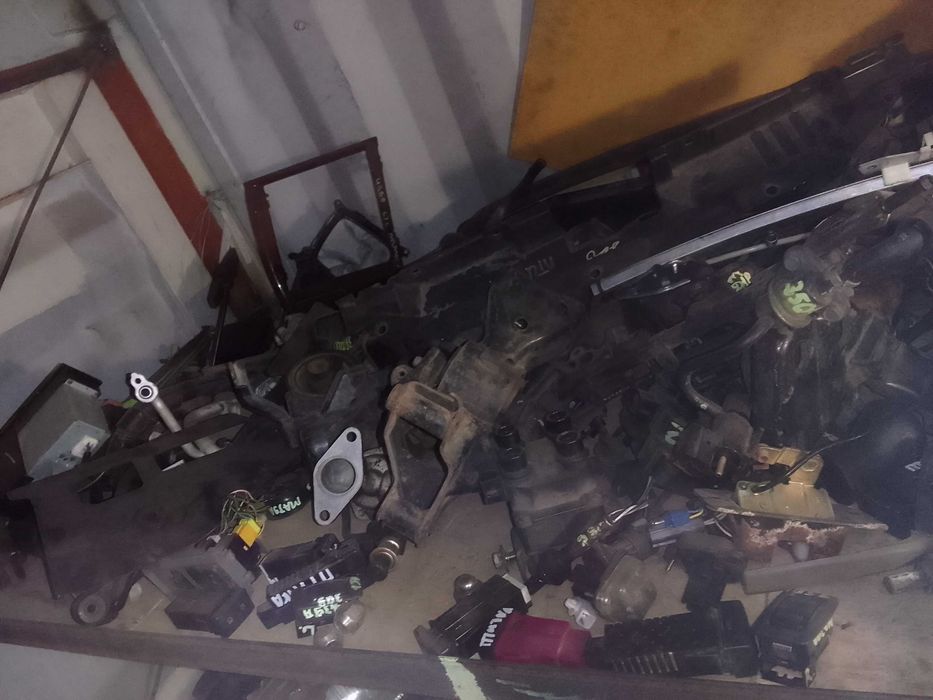 Запчасти  мазда 626 кронос б.у