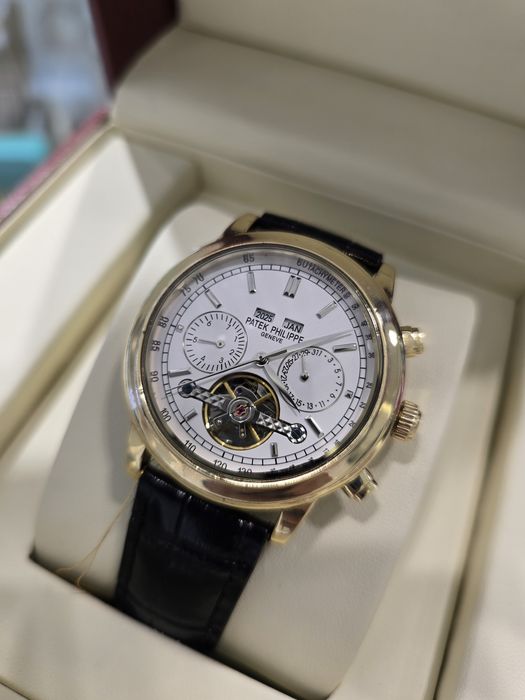 Модные и стильные Патек Филип с классическим циферблатом.