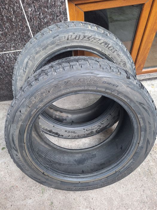 Продается шины 2 штук