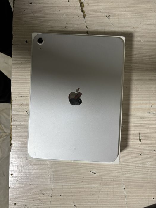 iPad (A16) • 128GB • Wi-Fi • Silver