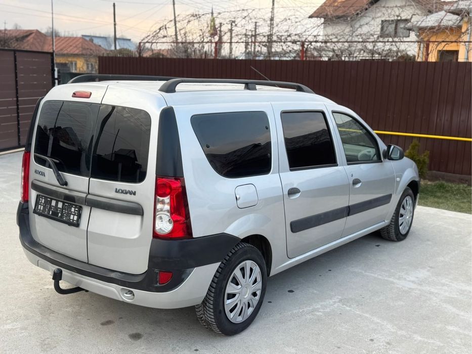 Dacia Logan MCV 1.6 8V MPI 7 Locuri Recent adus