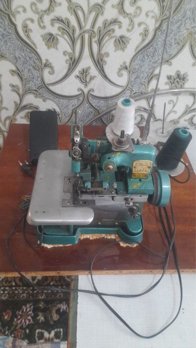 Tikuv mashinkasi Averlog averlok