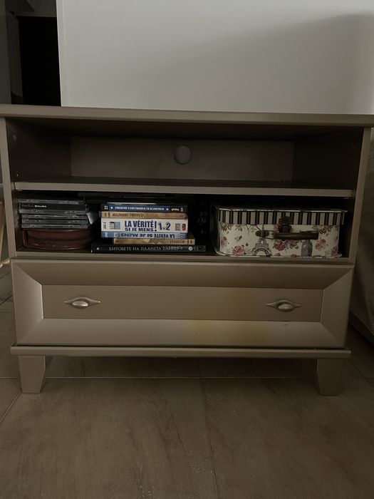 Витрина за чаши, Скрин / шкафче за телевизор / нощно шкафче