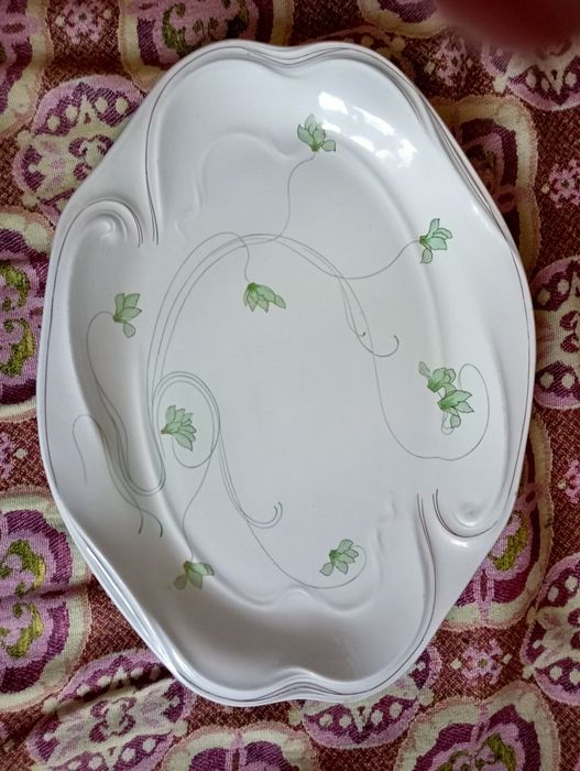 Блюдо старинное. Цена договорная. Известной фирмы  / Кузнецова /